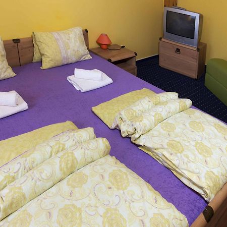 Hostinec U Zlaté lípy Noviny pod Ralskem Extérieur photo