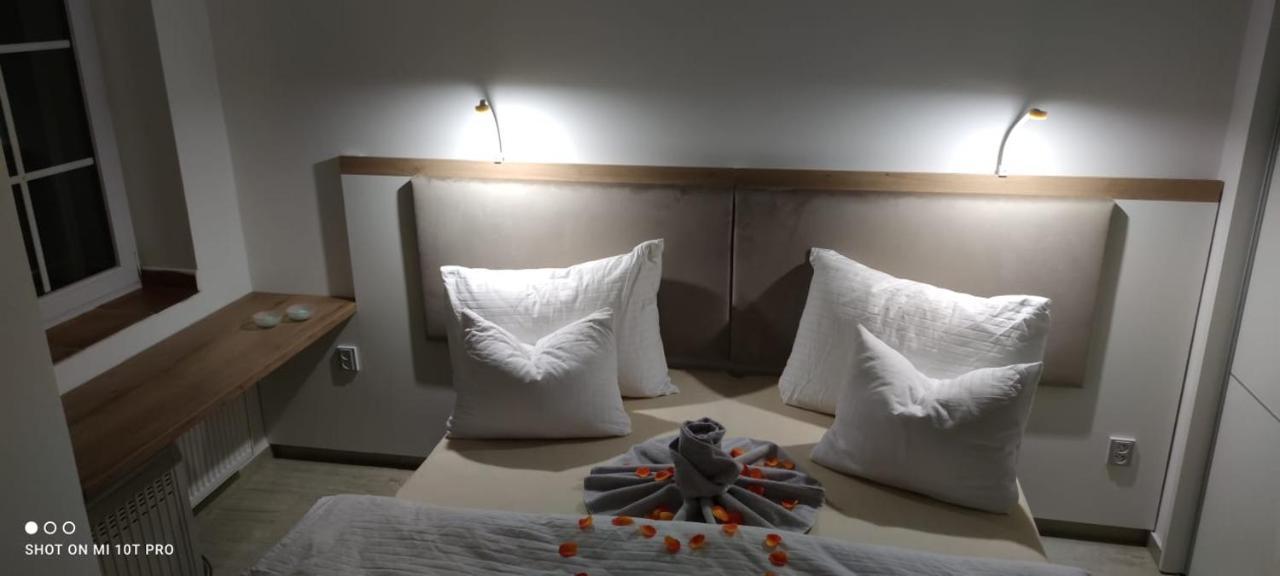Hostinec U Zlaté lípy Noviny pod Ralskem Extérieur photo