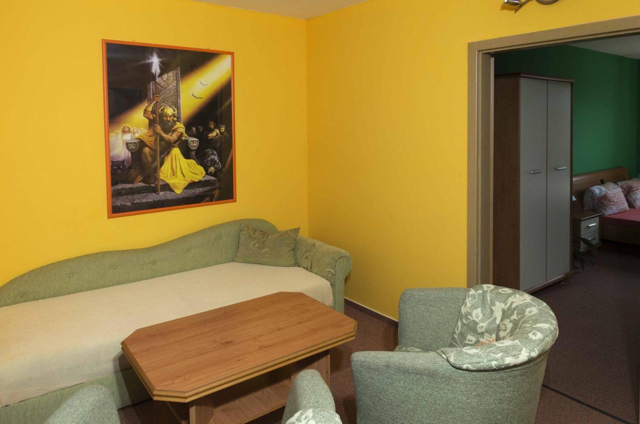 Hostinec U Zlaté lípy Noviny pod Ralskem Extérieur photo